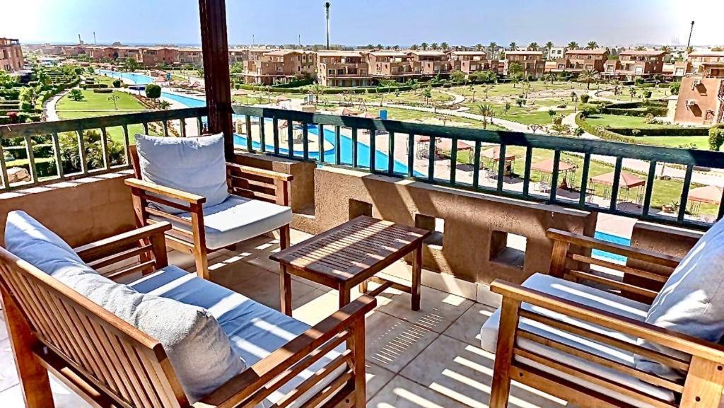 Chalet Marina Wadi Degla Families Only Pool View 2Nd Floor 6 Adults Ain Sukhna Esterno foto