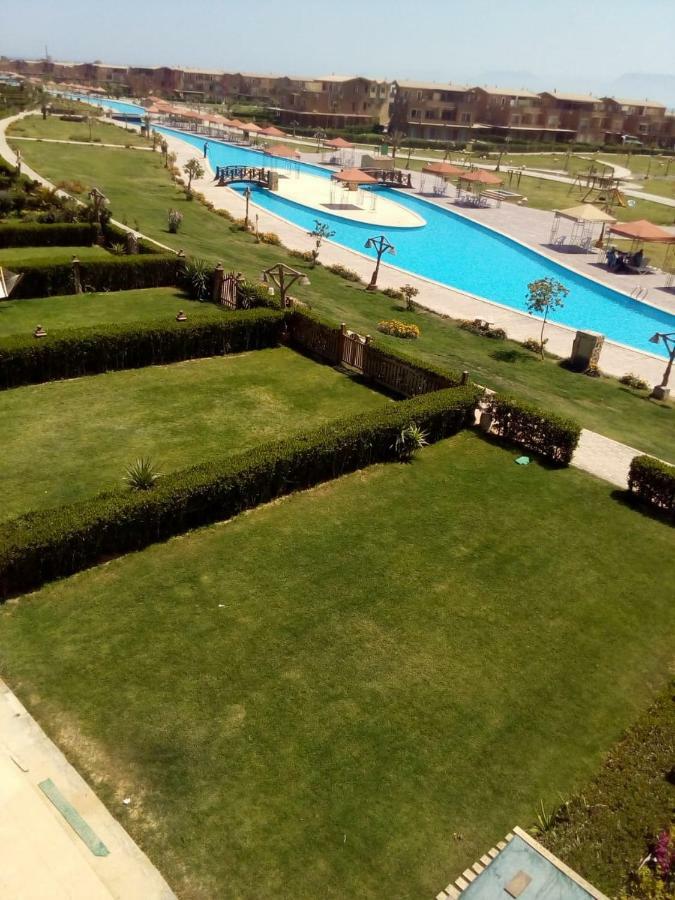 Chalet Marina Wadi Degla Families Only Pool View 2Nd Floor 6 Adults Ain Sukhna Esterno foto
